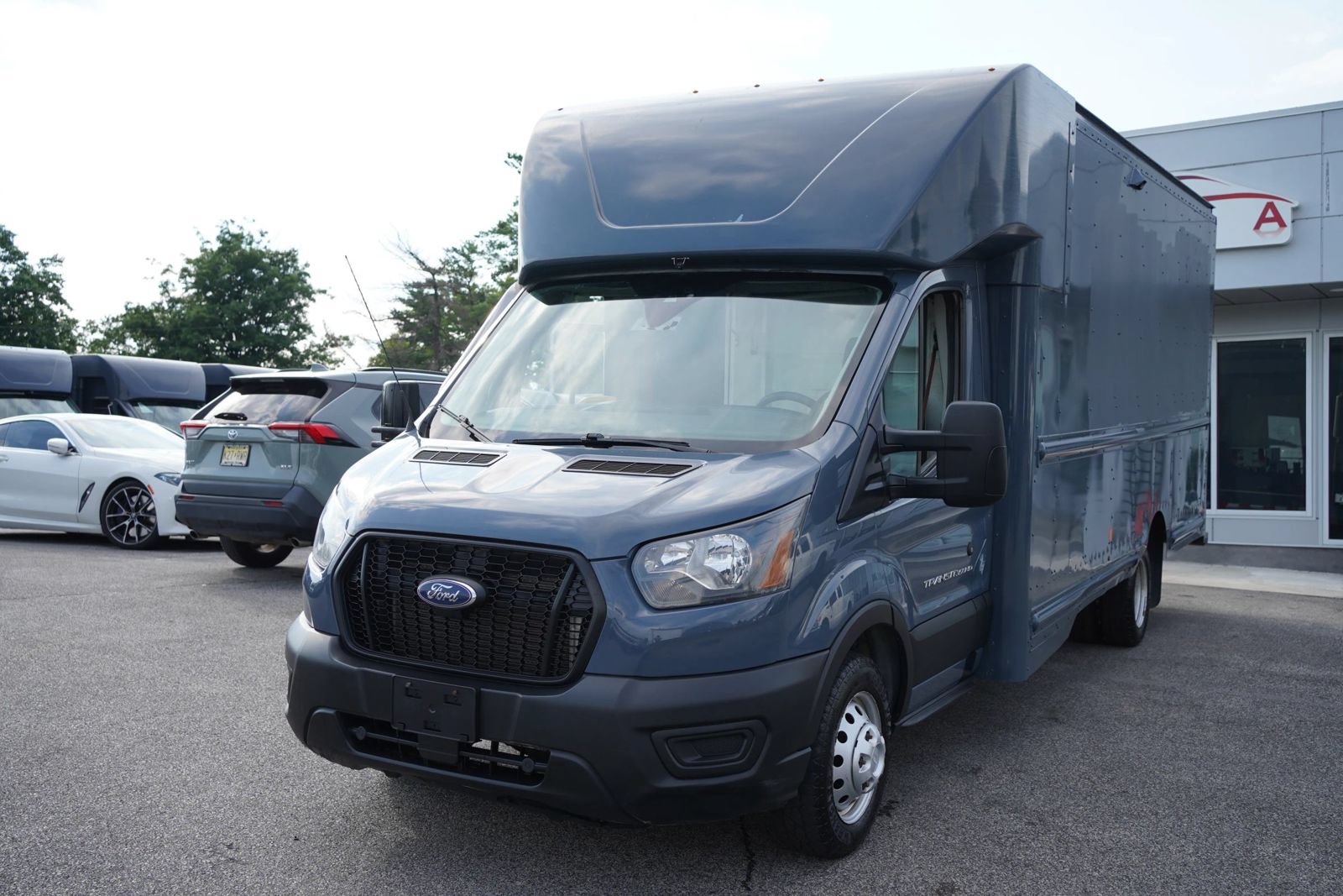 Used 2021 Ford Transit 350 DRW RWD image 3