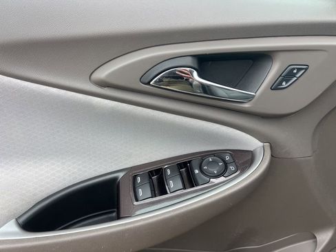 Used 2025 Chevrolet Malibu LT FWD image 12