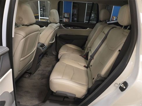 Used 2020 Cadillac XT6 Premium Luxury image 23