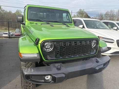 Used 2025 Jeep Gladiator Willys image 4