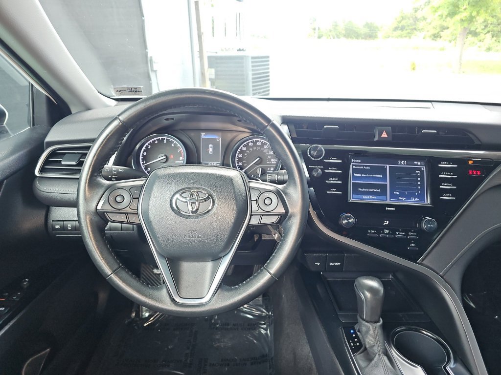 Used 2020 Toyota Camry SE FWD image 17