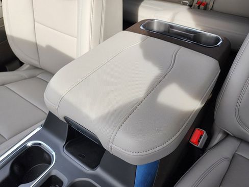 New 2026 GMC Sierra 1500 SLT w/ SLT Premium Plus Package image 31