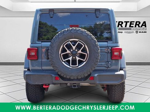 Used 2026 Jeep Wrangler Unlimited Rubicon AWD/4WD image 5
