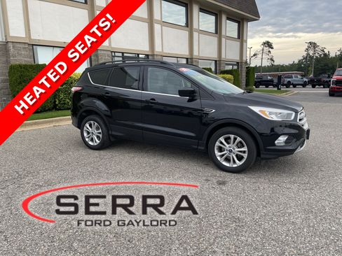 Used 2018 Ford Escape SE FWD image 1