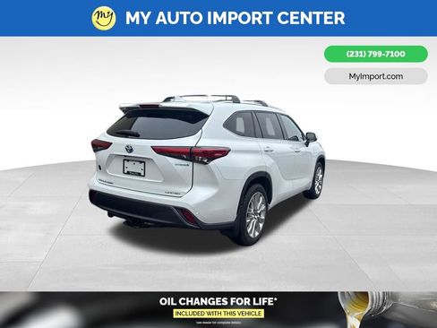 Used 2022 Toyota Highlander Limited image 7