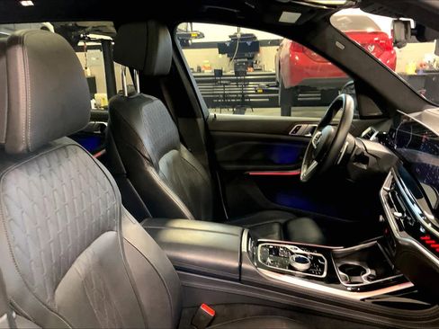 Used 2023 BMW X7 M60i w/ Executive Package image 9