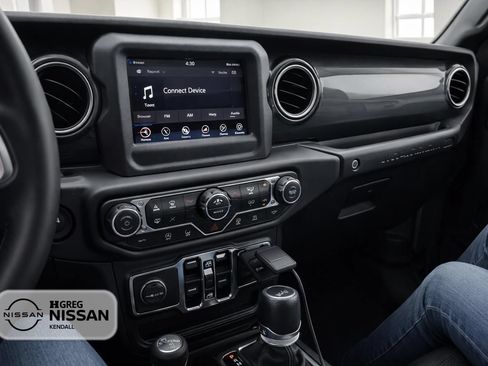 Used 2023 Jeep Wrangler Unlimited Sport AWD/4WD image 10