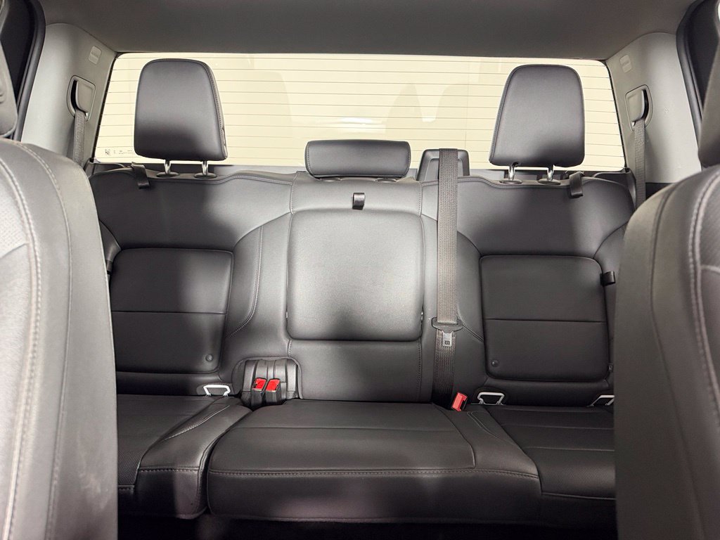 Used 2025 GMC Sierra 1500 SLT RWD image 18