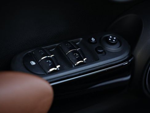 Used 2023 MINI Cooper S image 18