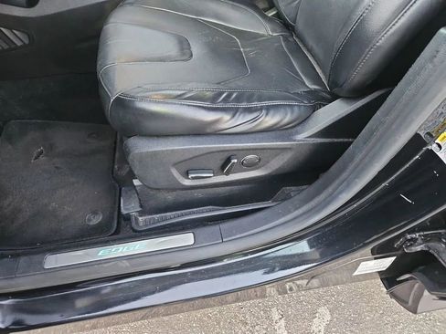 Used 2015 Ford Edge Titanium w/ Equipment Group 302A image 29