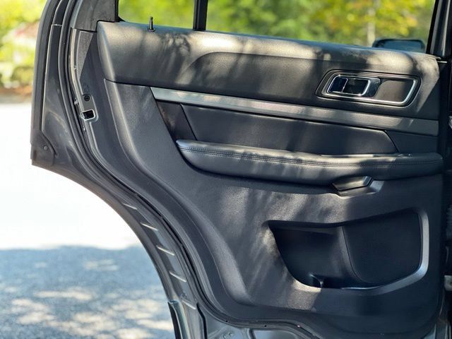 Used 2019 Ford Explorer XLT w/ Equipment Group 202A FWD image 14