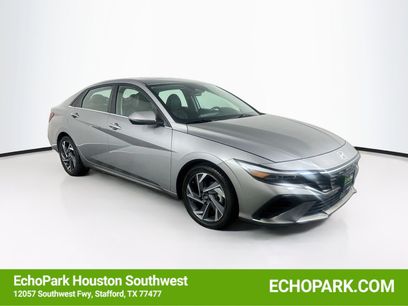 Used 2025 Hyundai Elantra Limited