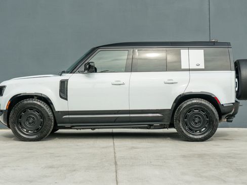 Used 2023 Land Rover Defender 110 image 2