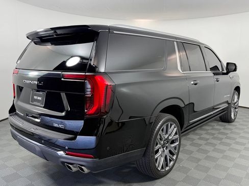 Used 2025 GMC Yukon XL Denali Ultimate AWD/4WD image 7