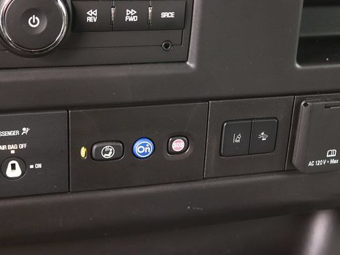 Used 2025 Chevrolet Express 3500 LT w/ LT Preferred Equipment Group RWD image 24