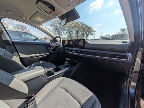 Used 2025 Kia K4 LXS image 30