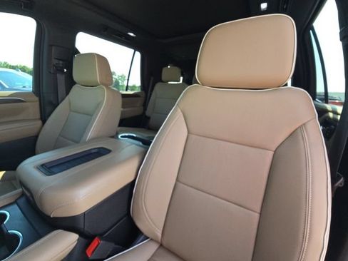 Used 2023 Chevrolet Tahoe Premier w/ Premium Package 2 RWD image 26