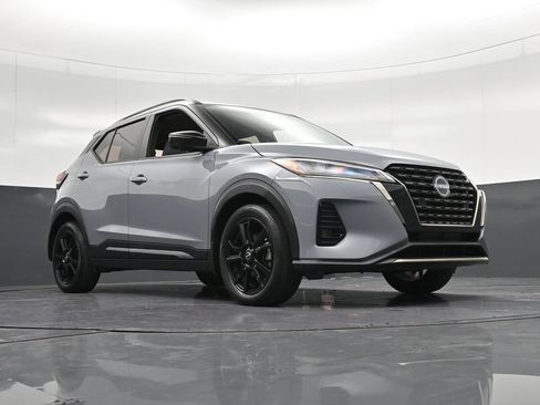 Used 2022 Nissan Kicks SR w/ Premium Package FWD image 31