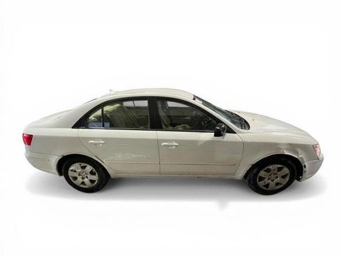 Used 2010 Hyundai Sonata GLS image 7