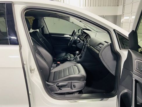 Used 2019 Volkswagen Golf Alltrack SEL image 33