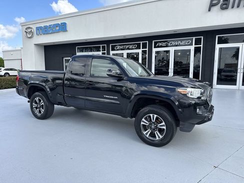 Used 2019 Toyota Tacoma TRD Sport AWD/4WD image 6