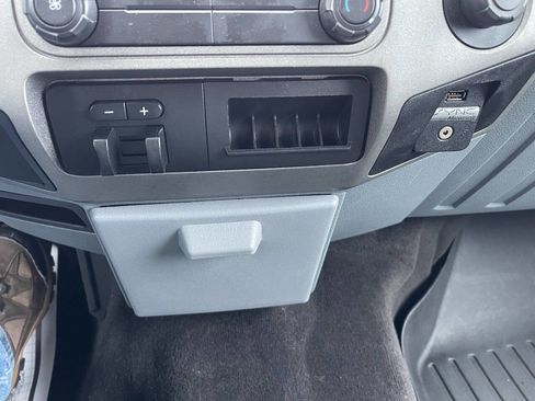 Used 2011 Ford F250 XLT w/ XLT Premium Pkg image 19