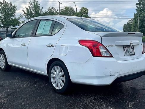 Used 2017 Nissan Versa SV FWD image 3