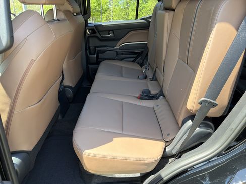 Used 2025 Toyota 4Runner Limited image 21