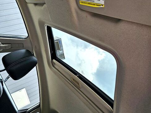 Used 2016 Ford Fiesta Titanium image 16