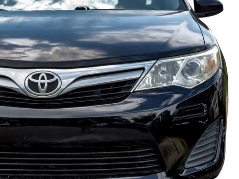 Used 2012 Toyota Camry LE image 47