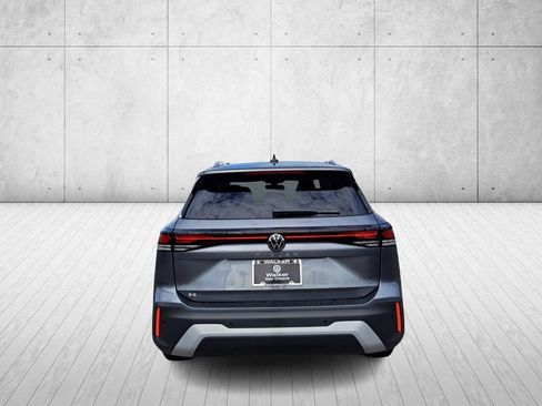 New 2025 Volkswagen Tiguan SE image 6