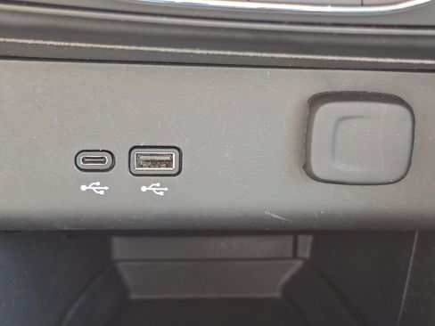 Certified 2025 Buick Encore GX Preferred FWD image 7