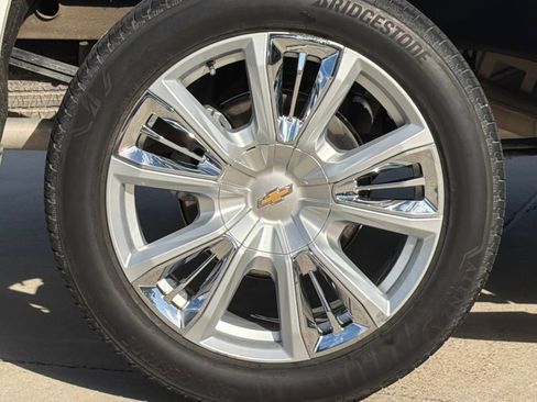 Used 2024 Chevrolet Silverado 1500 High Country w/ High Country Premium Package AWD/4WD image 10