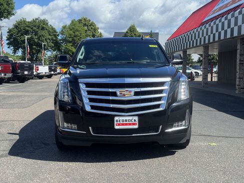 Used 2020 Cadillac Escalade ESV Luxury AWD/4WD image 4