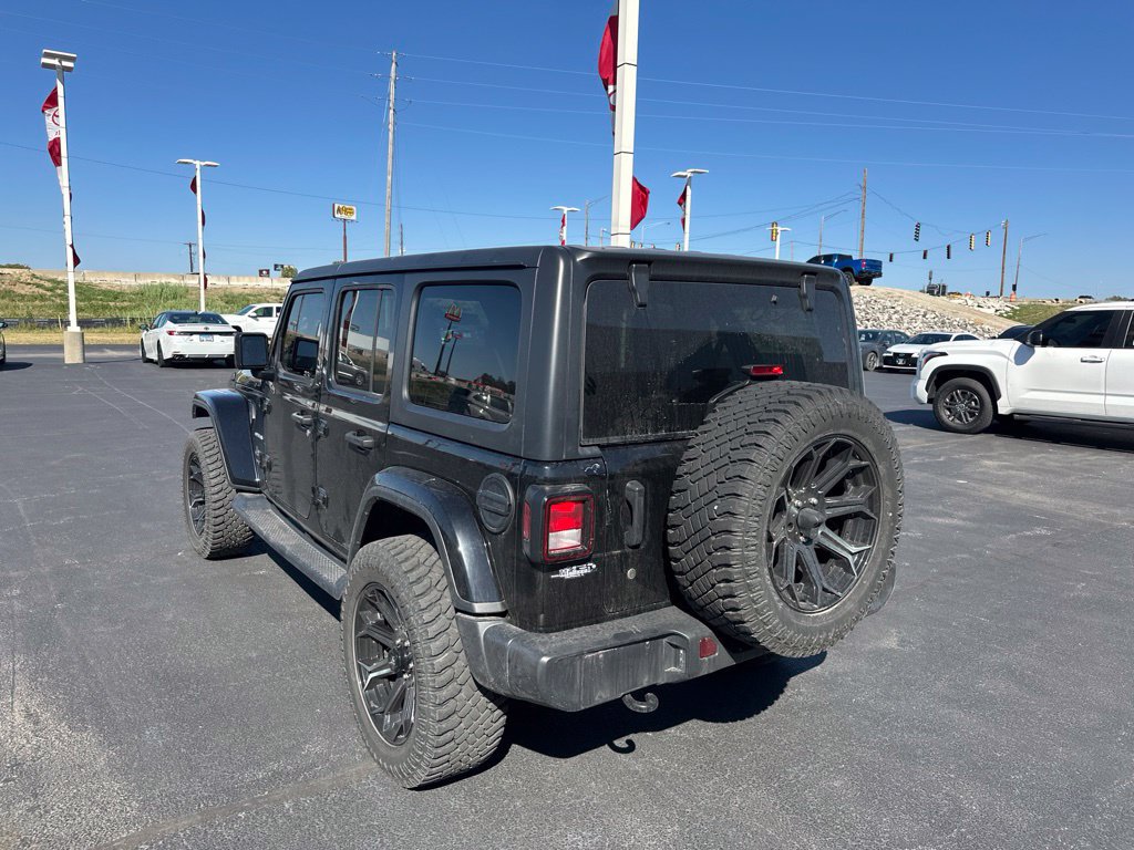 Used 2019 Jeep Wrangler Unlimited Sahara AWD/4WD image 4