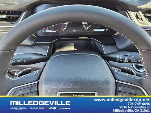 New 2025 Jeep Grand Cherokee Limited w/ Black Appearance Package image 29