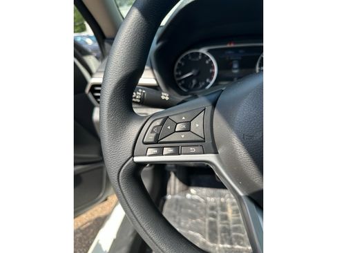 Used 2025 Nissan Altima 2.5 SV image 19