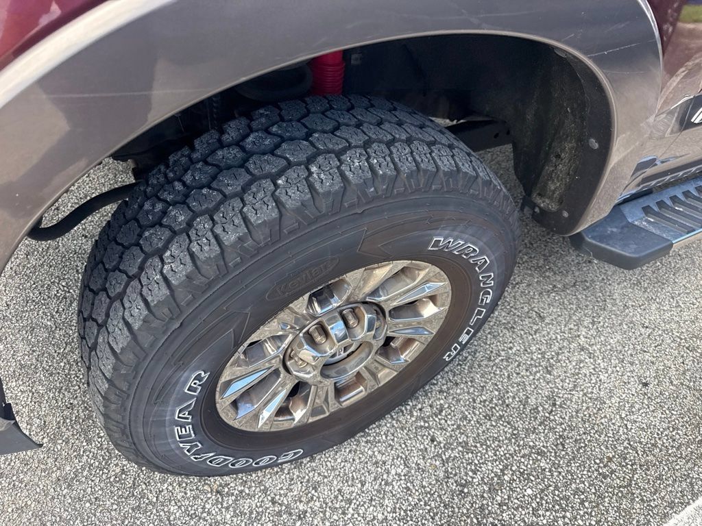 Used 2017 Ford F250 Lariat AWD/4WD image 7