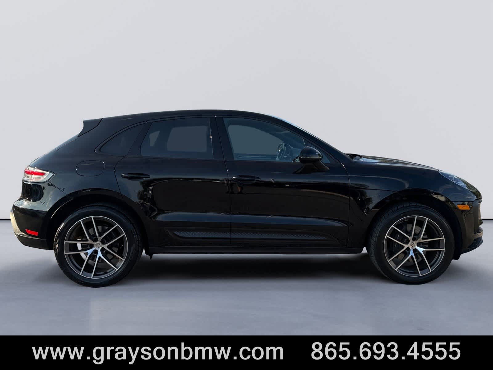 Used 2025 Porsche Macan AWD/4WD image 2