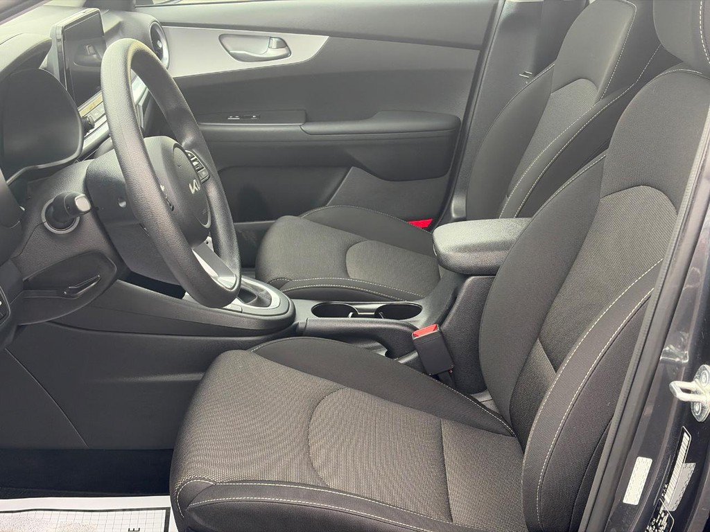 Used 2023 Kia Forte LXS w/ LXS Technology Package FWD image 18