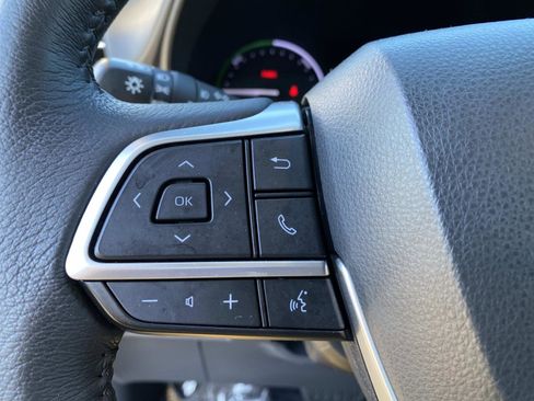 Used 2021 Toyota Sienna XLE image 17