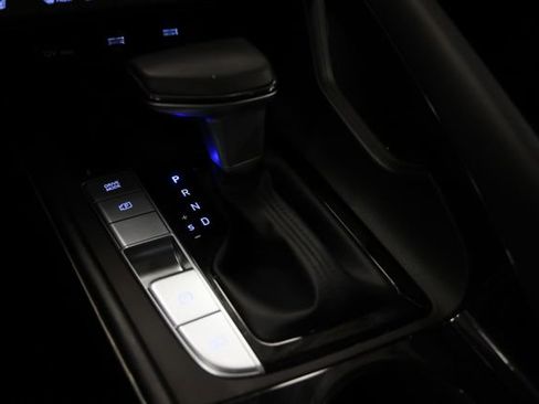 Used 2022 Hyundai Elantra Limited FWD image 29