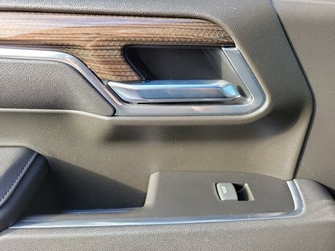 Used 2025 Chevrolet Silverado 1500 LT RWD image 17