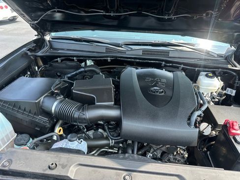 Used 2023 Toyota Tacoma TRD Off-Road image 22