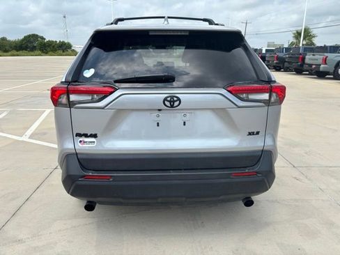 Used 2024 Toyota RAV4 XLE w/ Convenience Package FWD image 4