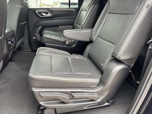 Used 2021 Chevrolet Suburban Premier image 12
