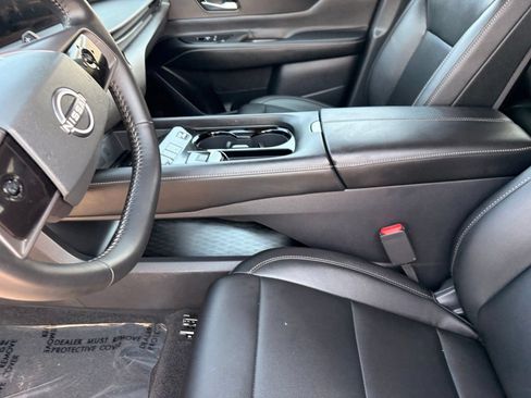 Certified 2025 Nissan Murano SV w/ Cargo Package AWD/4WD image 18