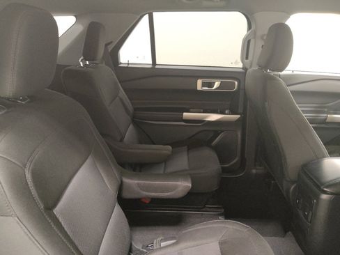 Used 2023 Ford Explorer XLT AWD/4WD image 19