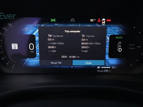 Used 2023 Volvo C40 P8 Recharge Ultimate AWD/4WD image 7