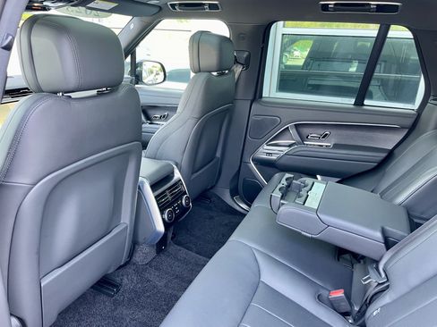 Used 2025 Land Rover Range Rover SE AWD/4WD image 30